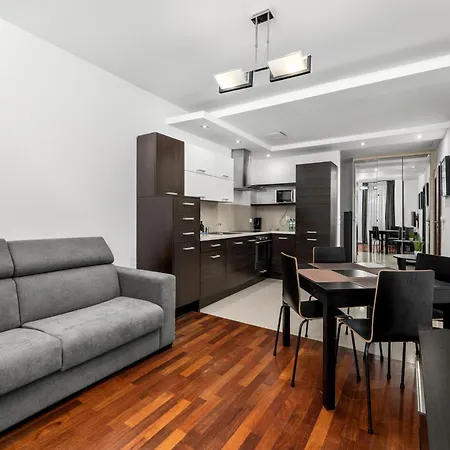 Cracow Harmony By Bookinghost * Cracóvia